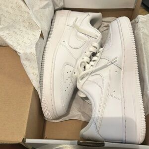 Nike Air Force 1 07 White Leather Sneaker (Chas)